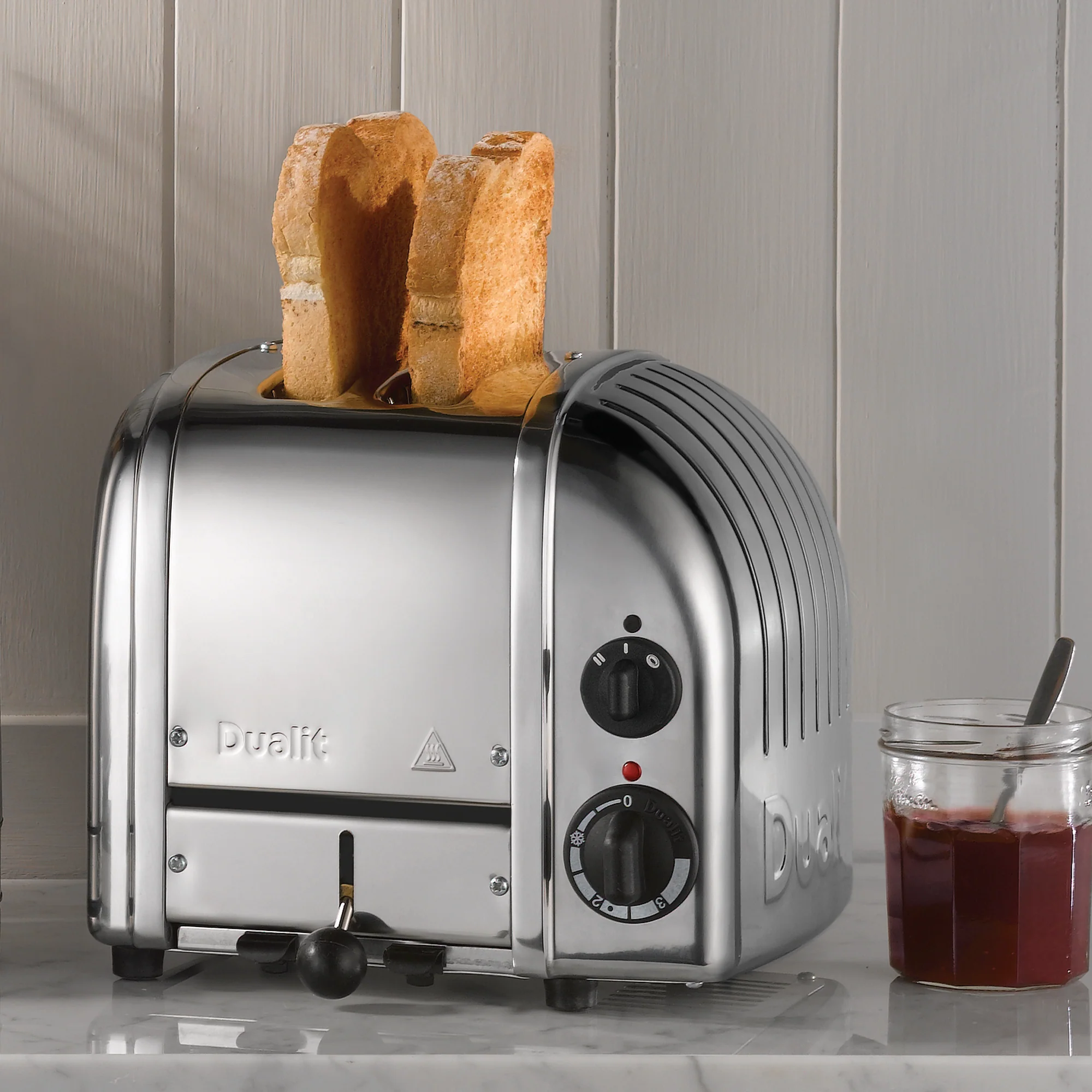 Dualit New Generation Classic 2-Slice Toaster in Stainless Steel Dualit New Generation Classic 2-Slice Toaster in Stainless Steel