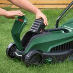 Bosch Akku-Rasenmher CityMower 18V-32-300 (18 Volt,1x Akku 4,0 Ah,Schnittbreite: 32 cm,Rasenflchen bis 300 m,im Karton)